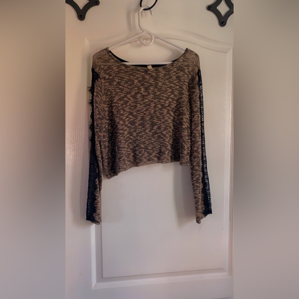 Women's Black and Tan Sweater